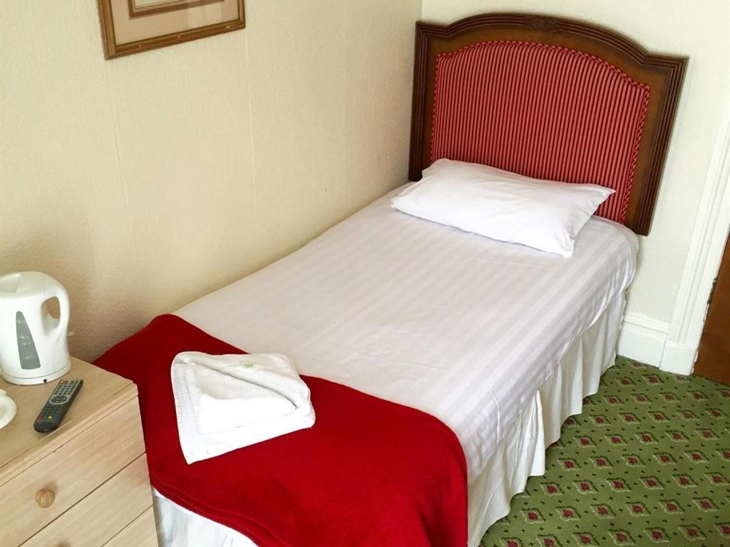The Melville Hotel - Central Location Блекпул Екстериор снимка